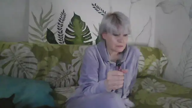 Catty Lady online show from 19, 12, 2025