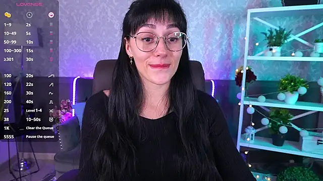 Snapshot of EviLune chatting on 23, 10, 2025 EviLune online show from 23, 10, 2025