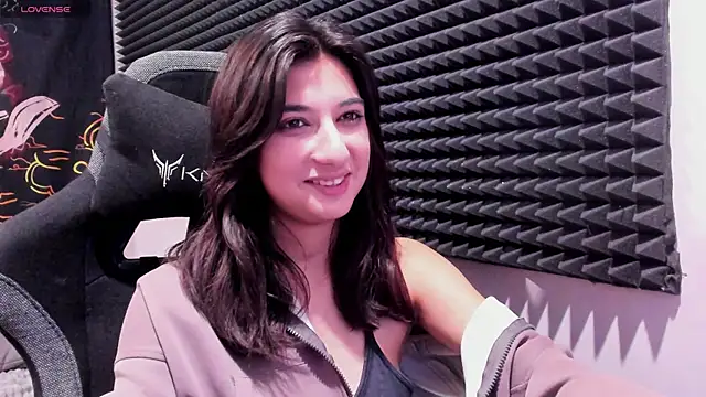 Elfy Rare  online show from 24, 11, 2025