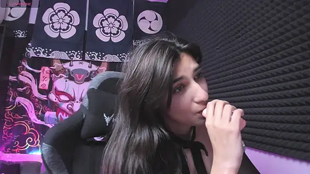 Elfy Rare  online show from 24, 10, 2025