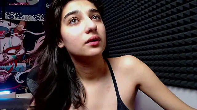 Elfy Rare  online show from 5, 11, 2025