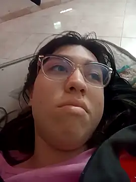 Snapshot of lareinalareinadelanal chatting on 29, 11, 2025 lareinalareinadelanal online show from 29, 11, 2025