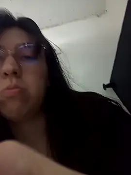 Snapshot of lareinalareinadelanal chatting on 7, 11, 2025 lareinalareinadelanal online show from 7, 11, 2025