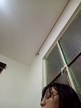 Snapshot of lareinalareinadelanal chatting on 12, 11, 2025 lareinalareinadelanal online show from 12, 11, 2025