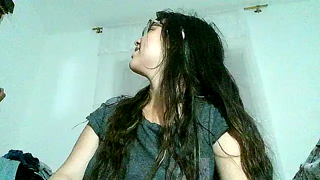 Snapshot of lareinalareinadelanal chatting on 7, 10, 2025 lareinalareinadelanal online show from 7, 10, 2025