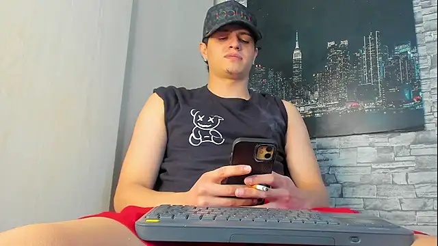 Snapshot of Themasterhades_777 chatting on 3, 10, 2025 Themasterhades 777 online show from 3, 10, 2025