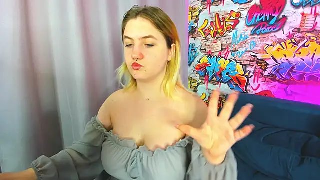 Snapshot of Julia_Jips chatting on 15, 9, 2025 Julia Jips online show from 15, 9, 2025