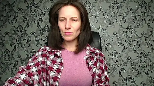 Kelly Kisss online show from 1, 2, 2026