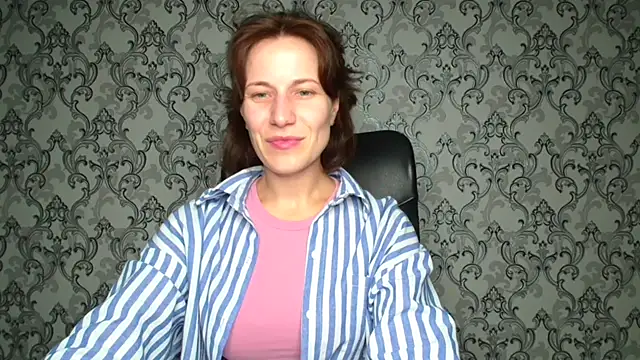 Snapshot of Kelly_Kisss chatting on 14, 11, 2025 Kelly Kisss online show from 14, 11, 2025