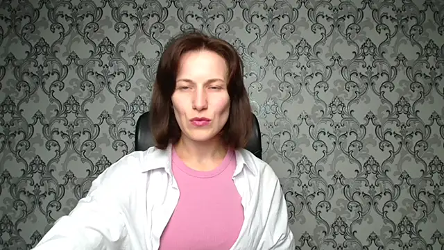 Snapshot of Kelly_Kisss chatting on 8, 11, 2025 Kelly Kisss online show from 8, 11, 2025