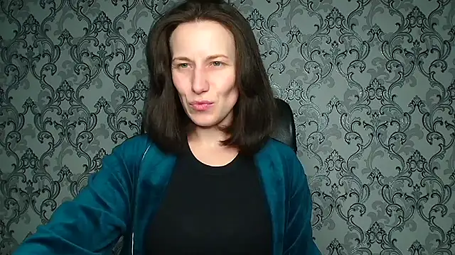 Kelly Kisss online show from 4, 2, 2026