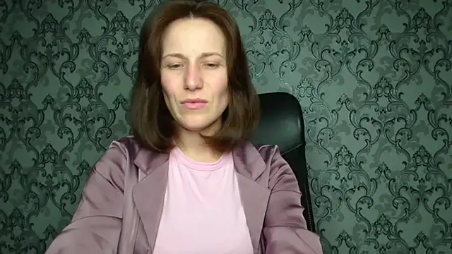 Kelly Kisss online show from 18, 12, 2025