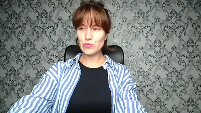 Snapshot of Kelly_Kisss chatting on 2, 11, 2025 Kelly Kisss online show from 2, 11, 2025