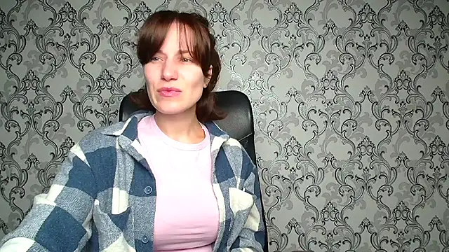 Snapshot of Kelly_Kisss chatting on 24, 11, 2025 Kelly Kisss online show from 24, 11, 2025