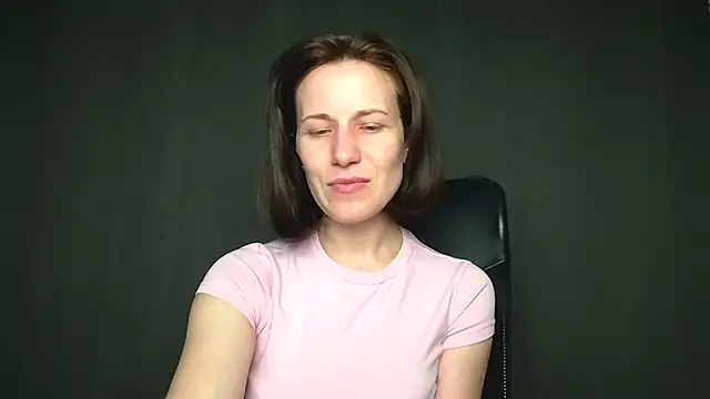 Kelly Kisss online show from 28, 4, 2026
