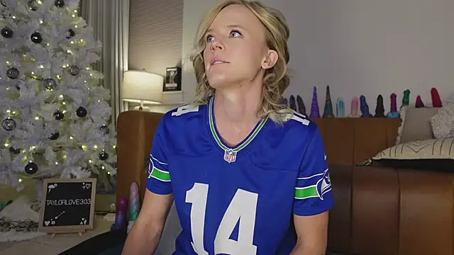 Taylorlove303 online show from 18, 12, 2025