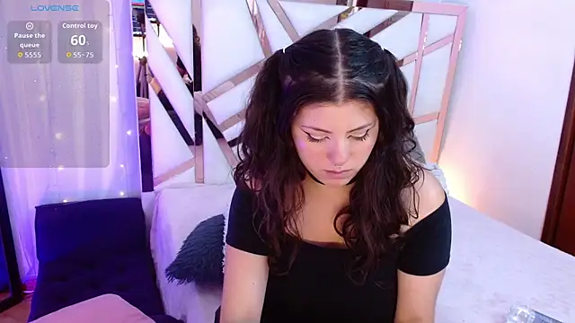 Snapshot of hannia_baileys chatting on 4, 6, 2026 hannia baileys online show from 4, 6, 2026