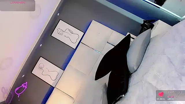 LiaFernandaa online show from 10, 4, 2026