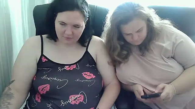 HollyXEva online show from 16, 9, 2025
