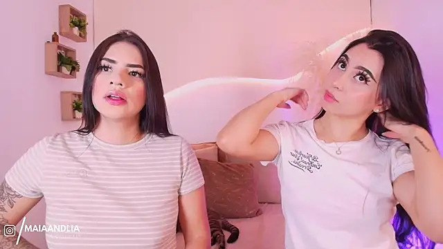 maia lia  online show from 9, 9, 2025