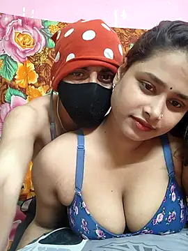 Snapshot of Seducing_couple chatting on 3, 6, 2026 Seducing couple online show from 3, 6, 2026