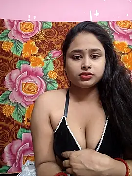 Seducing couple online show from 8, 4, 2026