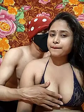 Seducing couple online show from 26, 3, 2026