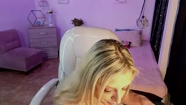 Jennaa Cooper online show from 4, 12, 2025