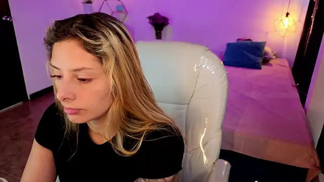 Jennaa Cooper online show from 8, 11, 2025