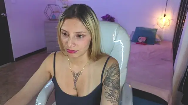 Jennaa Cooper online show from 18, 11, 2025