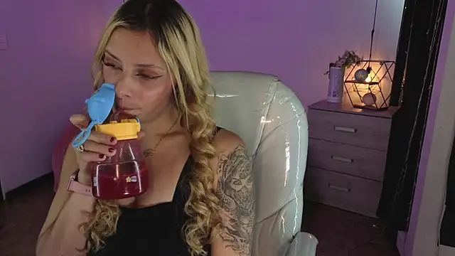 Jennaa Cooper online show from 20, 10, 2025