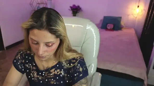 Jennaa Cooper online show from 17, 11, 2025