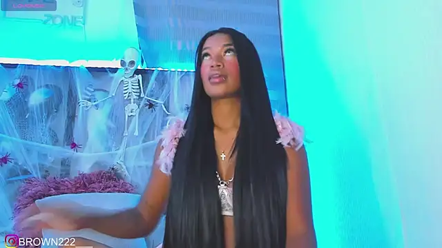  naomibrown  online show from 17, 10, 2025