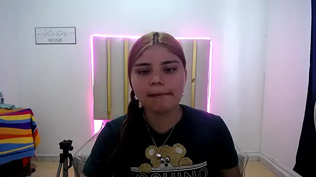 Snapshot of keilicita_tonny_18 chatting on 20, 9, 2025 keilicita tonny 18 online show from 20, 9, 2025