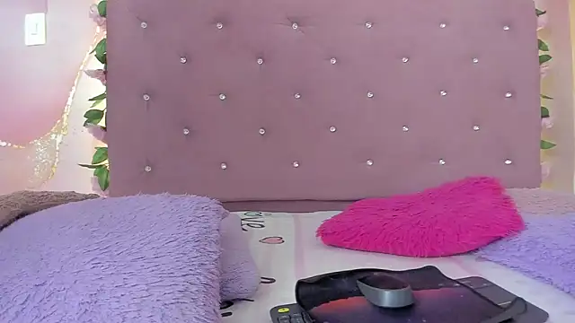 Snapshot of violet_taylor_ chatting on 27, 6, 2026 violet taylor online show from 27, 6, 2026