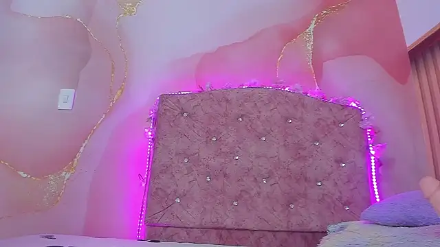 violet taylor  online show from 16, 2, 2026