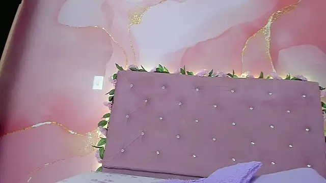violet taylor  online show from 15, 5, 2026