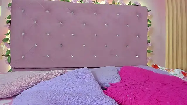 violet taylor  online show from 22, 5, 2026