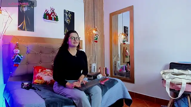 Snapshot of _samanthaa_foxx chatting on 4, 12, 2025 samanthaa foxx online show from 4, 12, 2025
