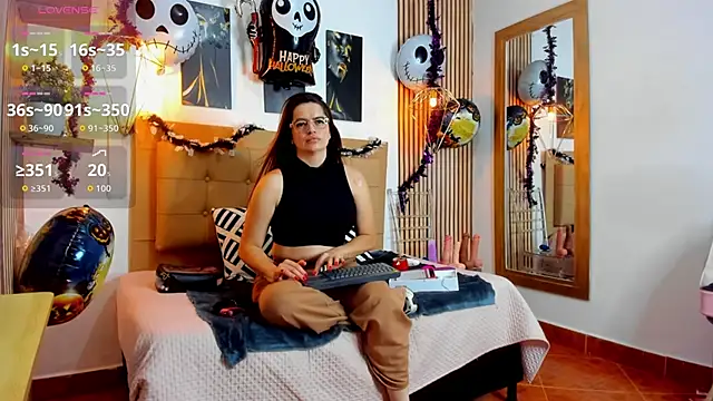 Snapshot of _samanthaa_foxx chatting on 19, 10, 2025 samanthaa foxx online show from 19, 10, 2025