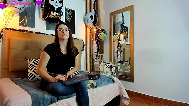 Snapshot of _samanthaa_foxx chatting on 17, 10, 2025 samanthaa foxx online show from 17, 10, 2025