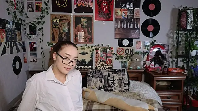 OdetteBiddy online show from 16, 11, 2025