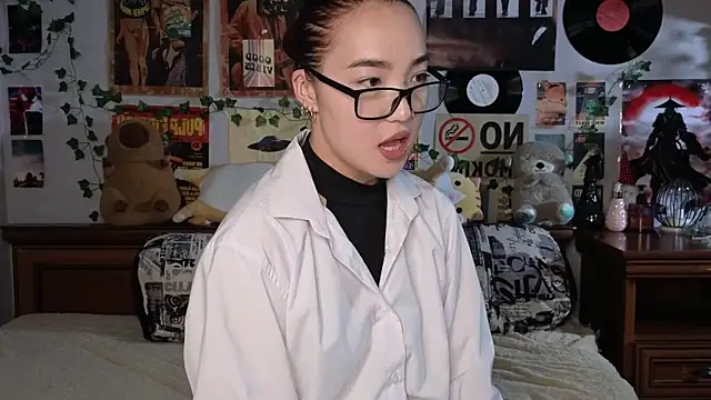 Snapshot of OdetteBiddy chatting on 7, 11, 2025 OdetteBiddy online show from 7, 11, 2025