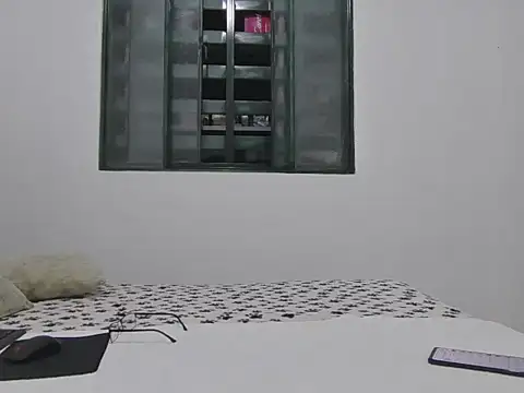 Snapshot of skinnylatino51 chatting on 10, 10, 2025 skinnylatino51 online show from 10, 10, 2025