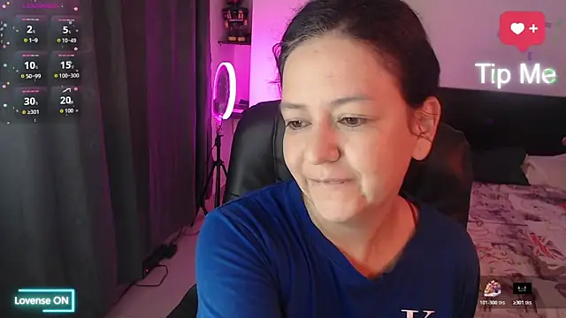 Abbyjoness21 online show from 6, 11, 2025