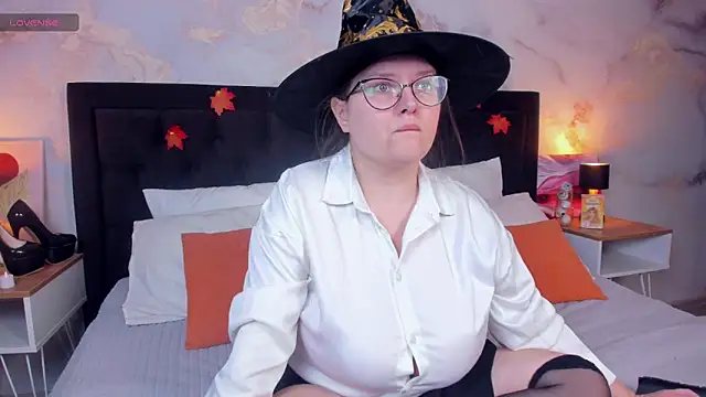 HelenDanvers online show from 29, 10, 2025