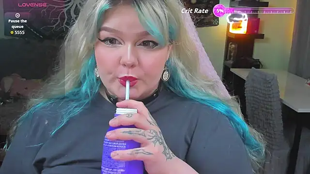 Snapshot of _CandyM1lky_ chatting on 11, 11, 2025 CandyM1lky online show from 11, 11, 2025