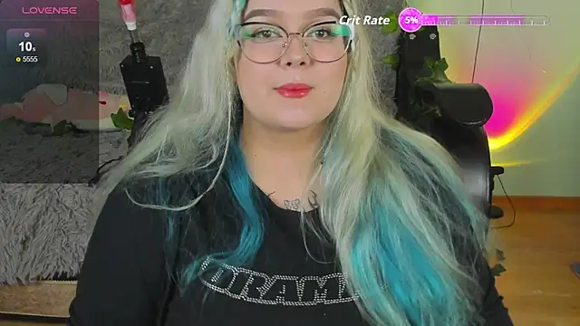 Snapshot of _CandyM1lky_ chatting on 12, 11, 2025 CandyM1lky online show from 12, 11, 2025