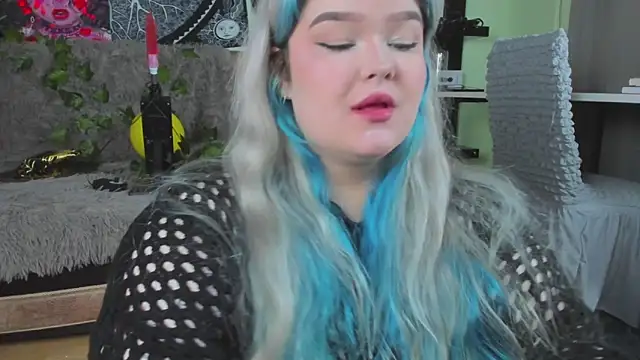 Snapshot of _CandyM1lky_ chatting on 30, 10, 2025 CandyM1lky online show from 30, 10, 2025