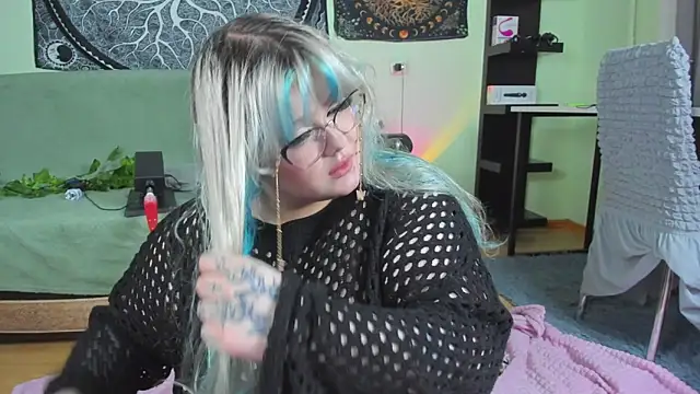 Snapshot of _CandyM1lky_ chatting on 20, 10, 2025 CandyM1lky online show from 20, 10, 2025